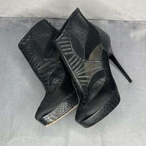 🔥🔥🔥Jimmy Choo Black Heeled Boots 6.5 US 36.5 EU🔥🔥🔥